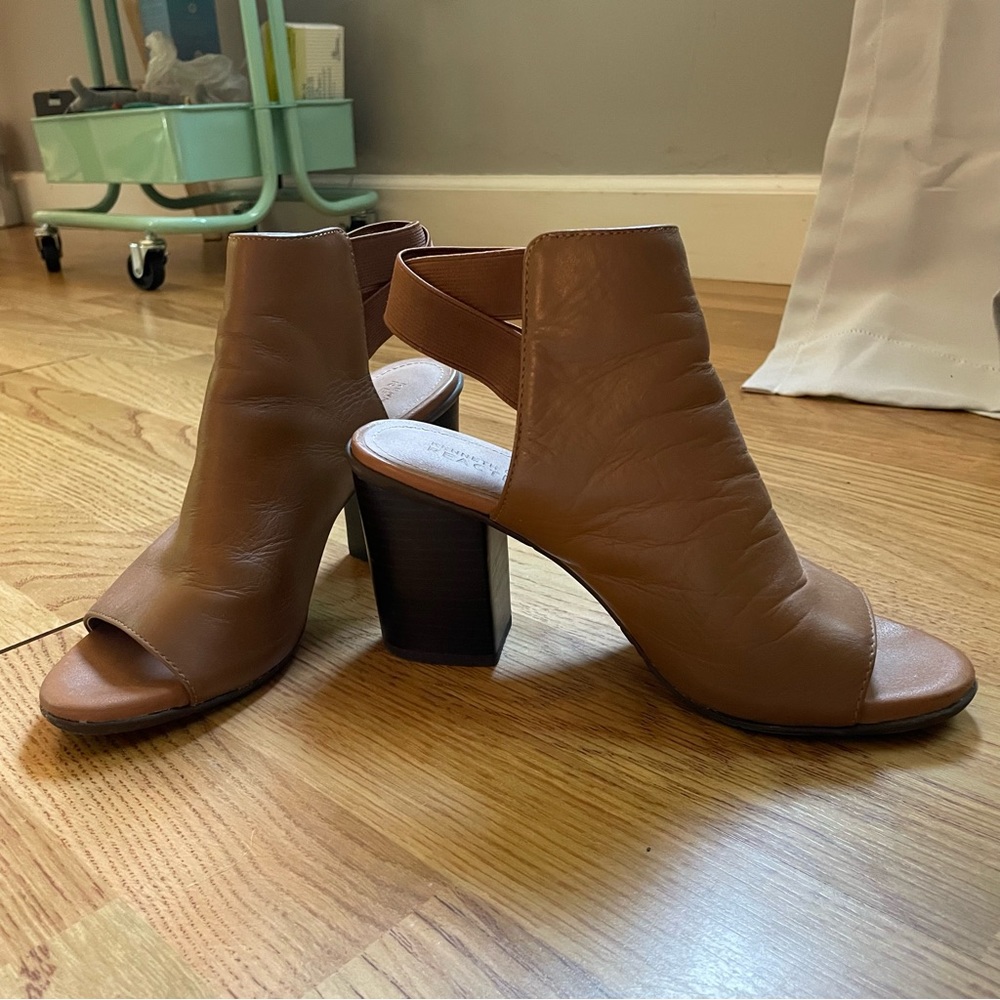 Kenneth Cole reaction peep toe bootie